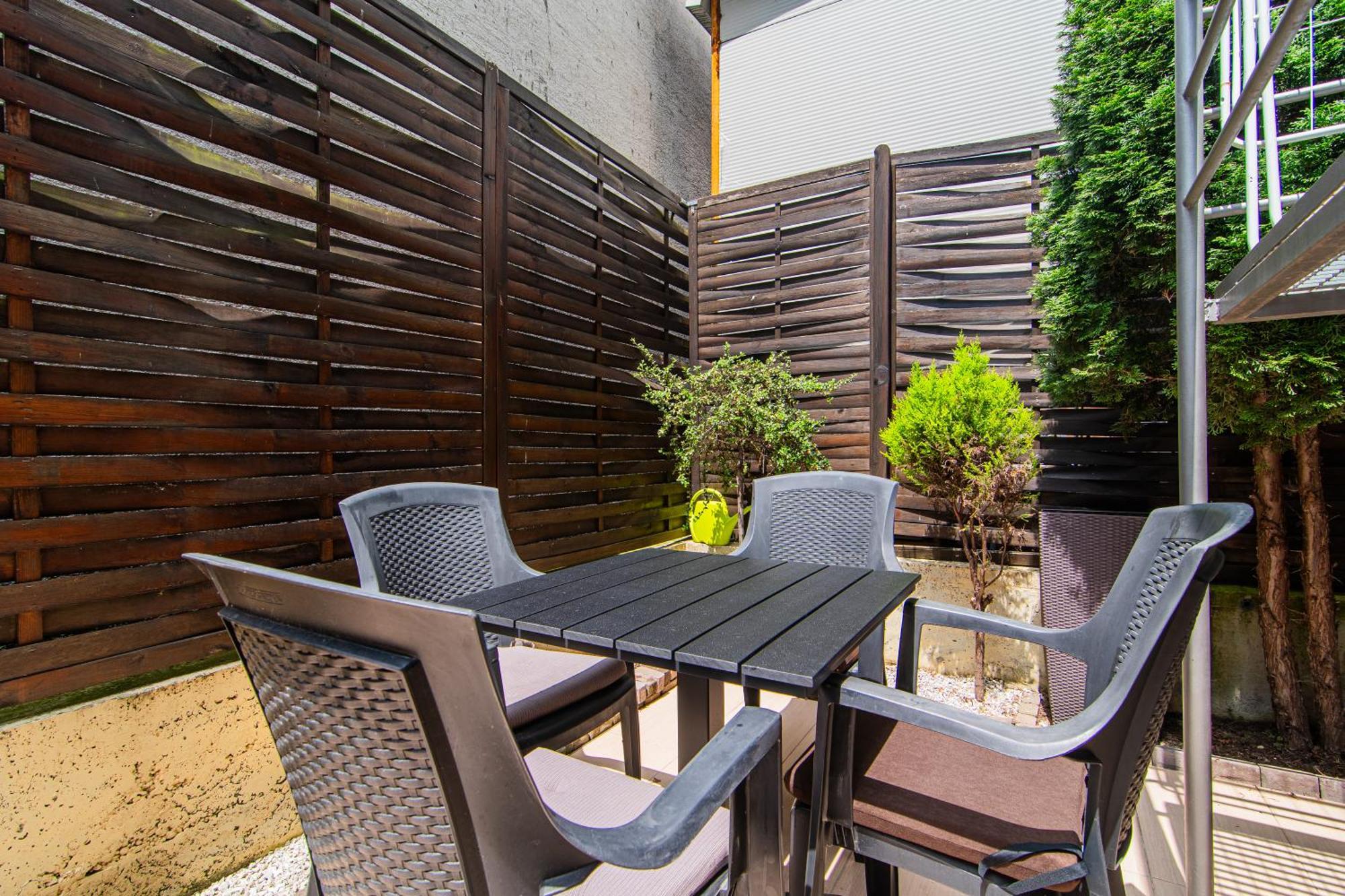 Flexible Selfcheckins 97 - Zagreb - Garden - Parking- Loggia - 2 Bedrooms Exterior foto